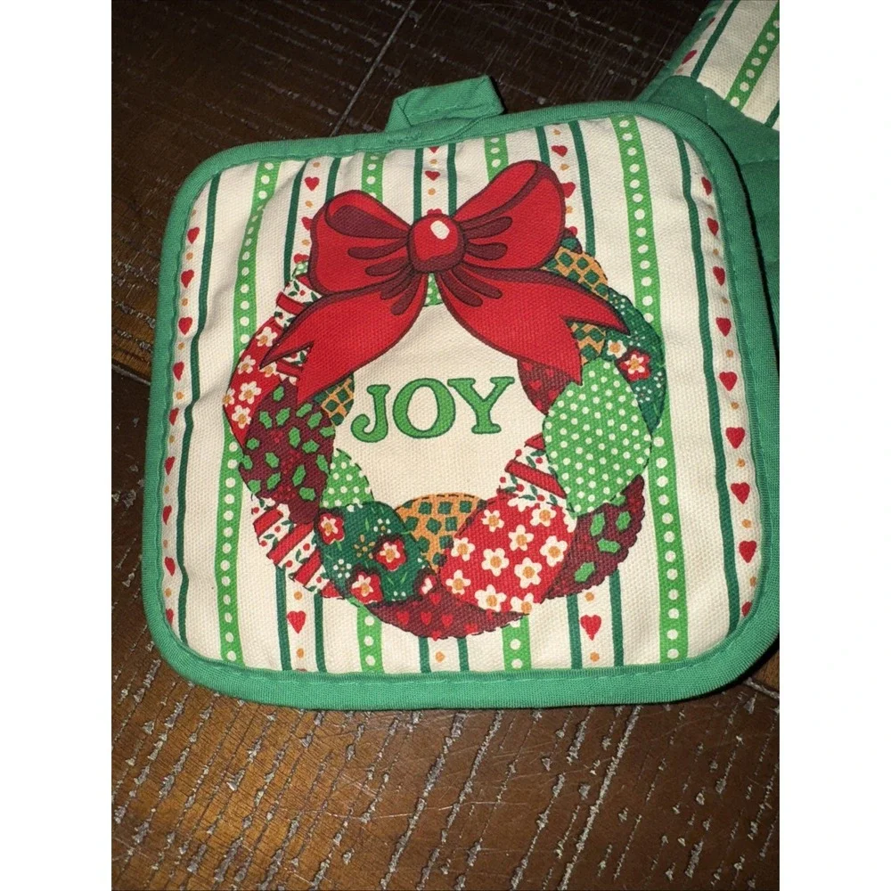 Christmas Joy Wreath Oven Mitt Pot Holder Set Quilted Holiday‎ Kitchen